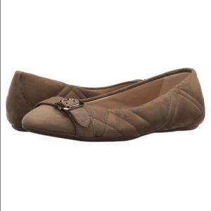 BURBERRY Qui Dark Heather Quilted Flat With Buckle